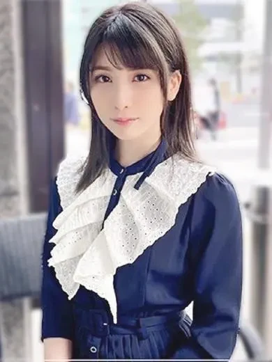 平川るる(秋元すずね)